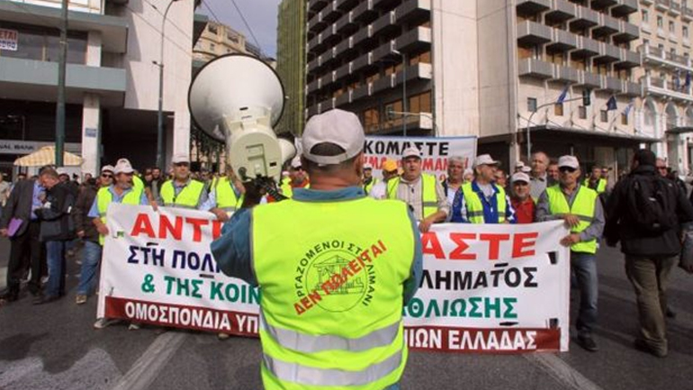 Σε κινητοποιήσεις κατέρχονται οι λιμενεργάτες κατά της πώλησης των ΟΛΠ και ΟΛΘ Σε κινητοποιήσεις κατέρχονται οι λιμενεργάτες κατά της πώλησης των ΟΛΠ και ΟΛΘ